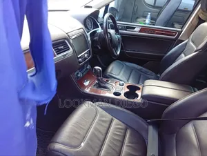 Volkswagen Touareg 2017 White