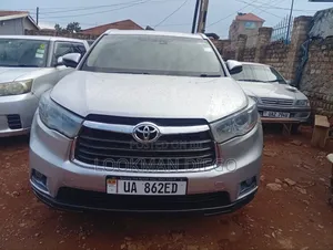 Toyota Kluger 2014 Silver