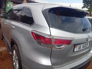 Toyota Kluger 2014 Silver