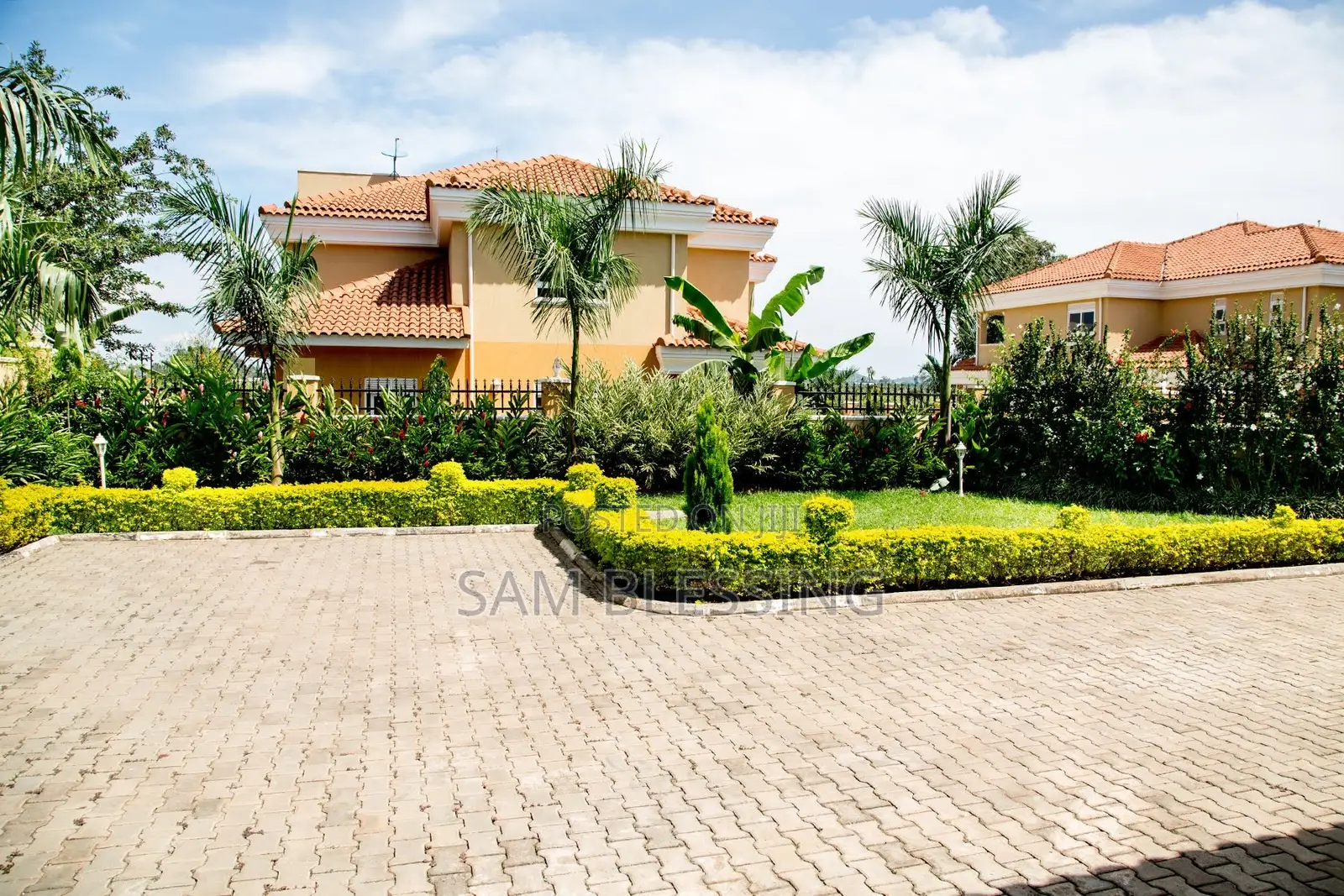 5bdrm Mansion in Munyonyo, Central Division for sale