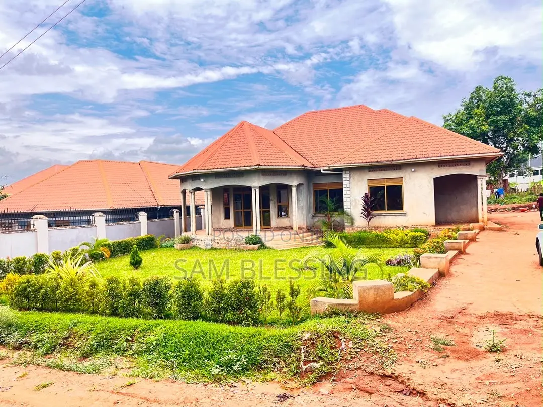 4bdrm House in Gayaza, Wakiso / Wakiso for sale