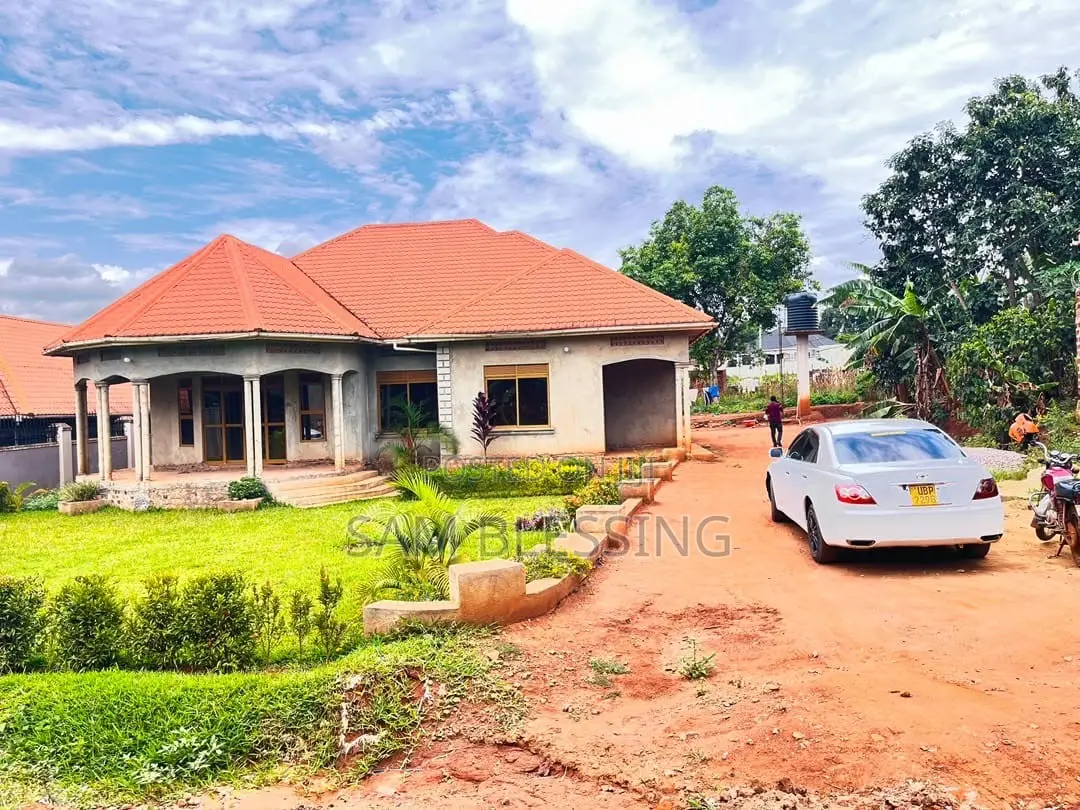 4bdrm House in Gayaza, Wakiso / Wakiso for sale