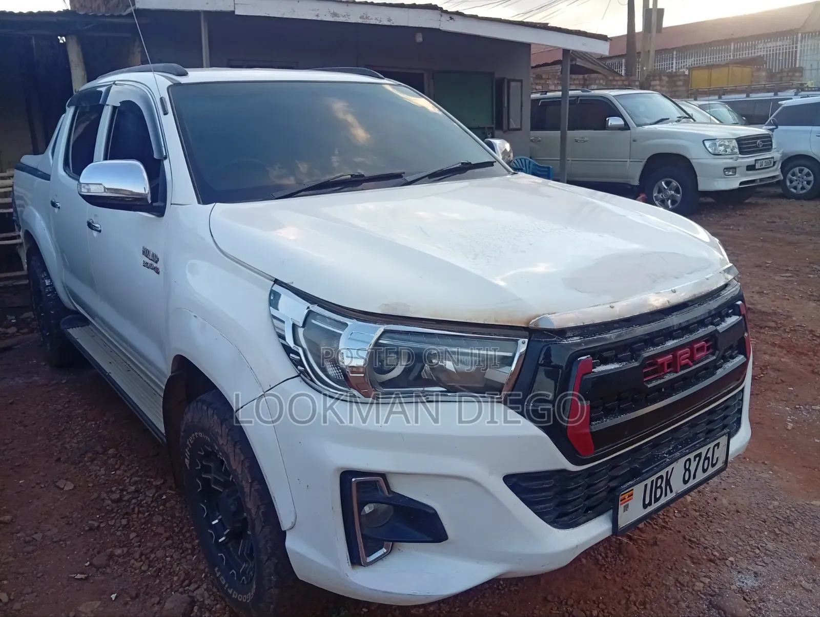 Toyota Hilux SR 4x4 2014 White