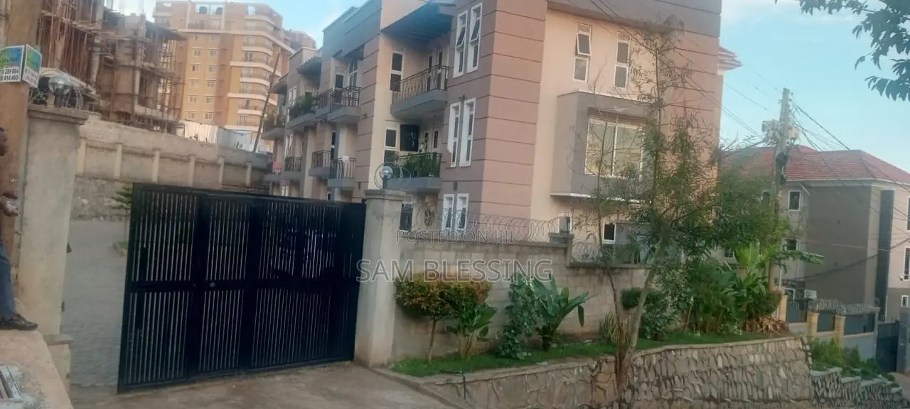 3bdrm Apartment in Muyenga, Central Division for sale