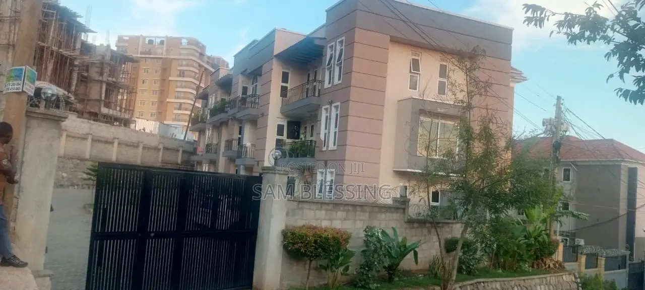 3bdrm Apartment in Muyenga, Central Division for sale