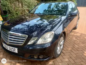 Mercedes-Benz E220 2010 Blue