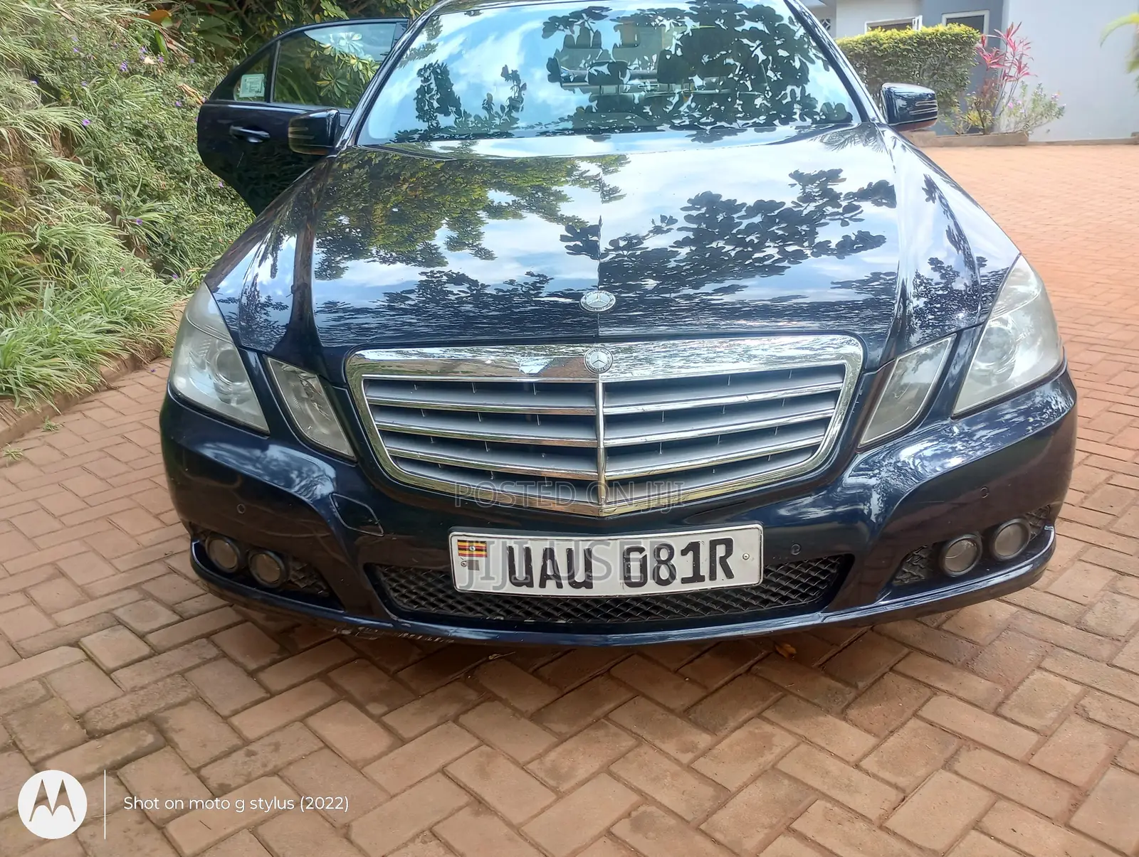 Mercedes-Benz E220 2010 Blue