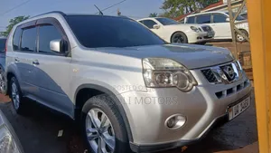 Nissan X-Trail 2.0 Petrol XE 2010 Silver