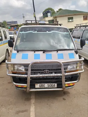 Toyota HiAce 2003 White