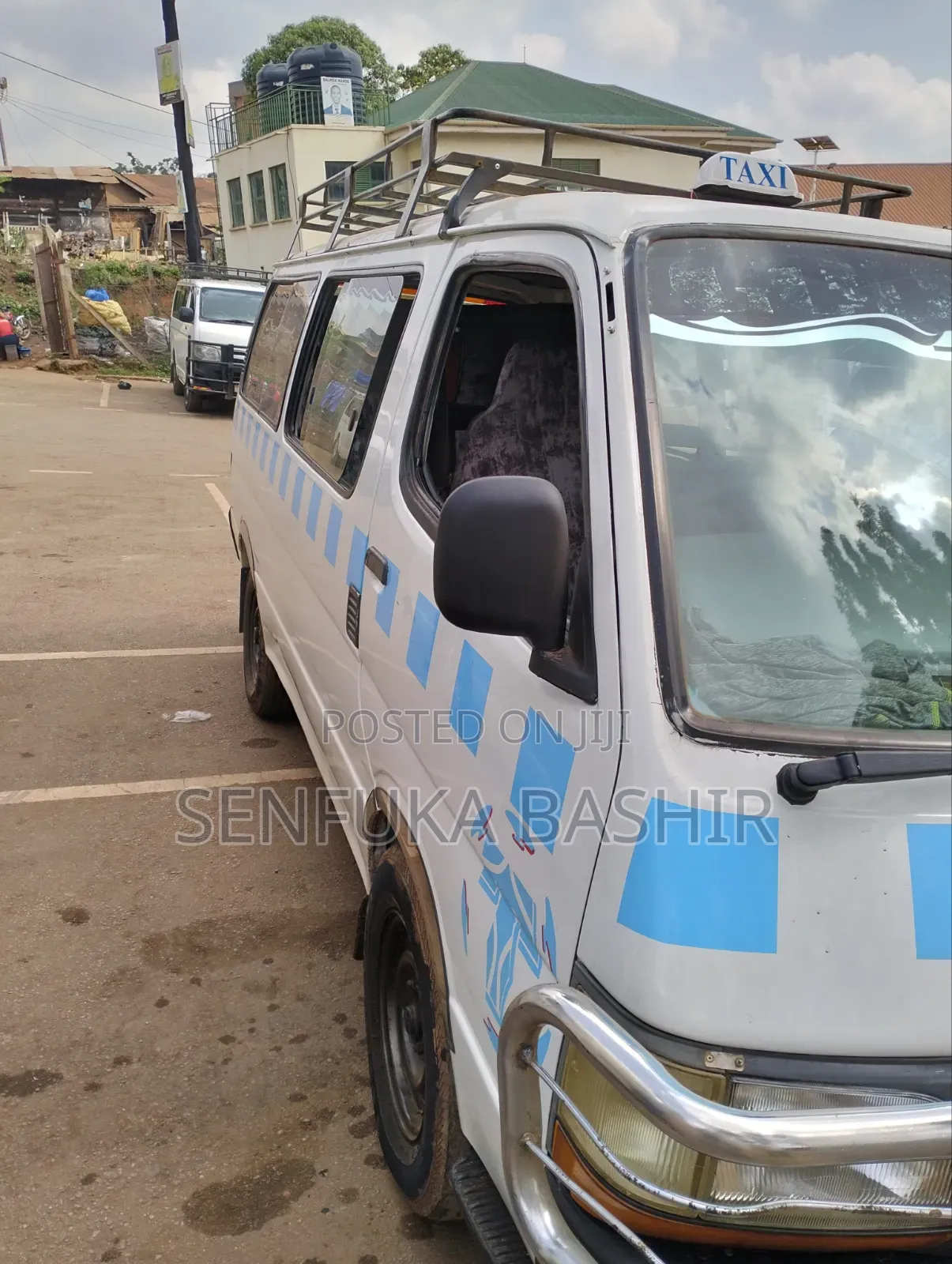 Toyota HiAce 2003 White