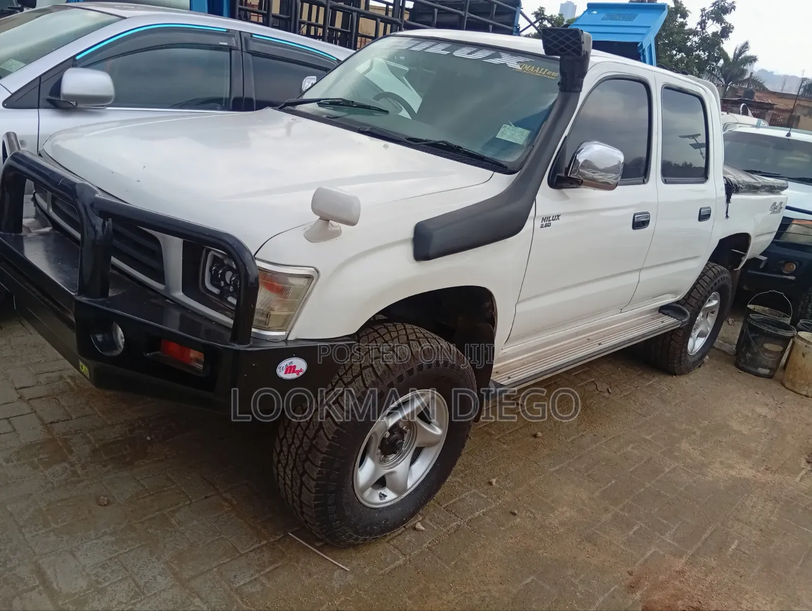 Toyota Hilux 1999 White