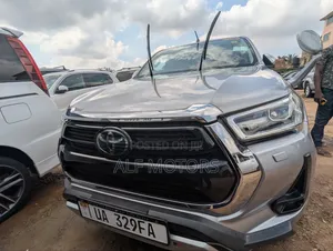 Toyota Hilux 2020 Silver