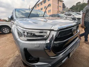 Toyota Hilux 2020 Silver