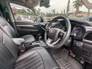 Toyota Hilux 2020 Silver