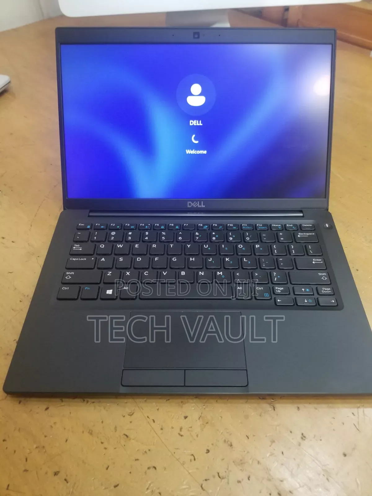 New Laptop Dell Latitude 7390 8GB Intel Core i7 SSD 256GB