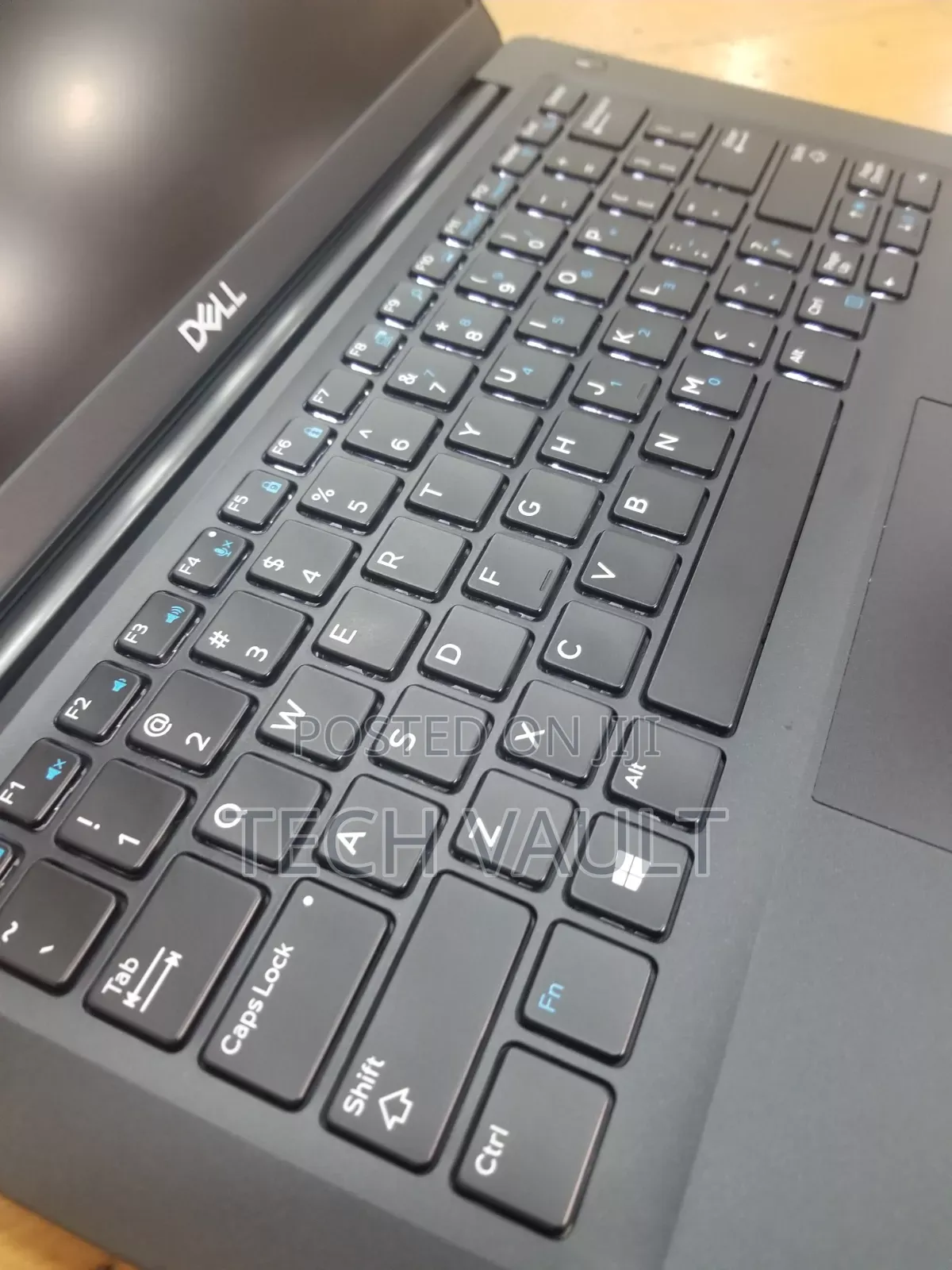 New Laptop Dell Latitude 7390 8GB Intel Core i7 SSD 256GB