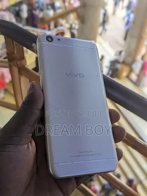Vivo Y66i 32 GB Silver