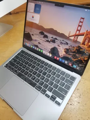 New Laptop Apple MacBook Air 2024 M3 8GB Apple M3 SSD 256GB