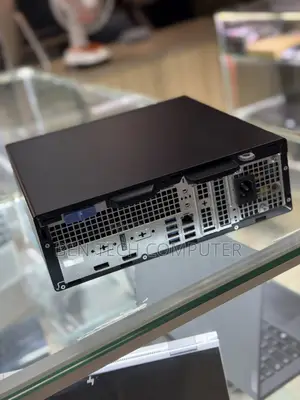 Desktop Computer Dell Wyse 5000 8GB Intel Core i5 SSD 256GB
