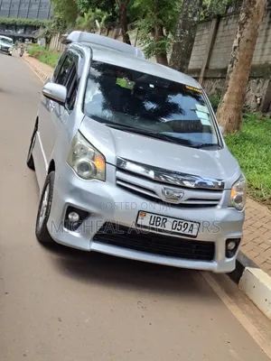 Toyota Noah 2011 Silver