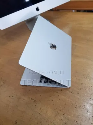 New Laptop Apple MacBook Air 2025 M4 16GB Apple M4 SSD 256GB