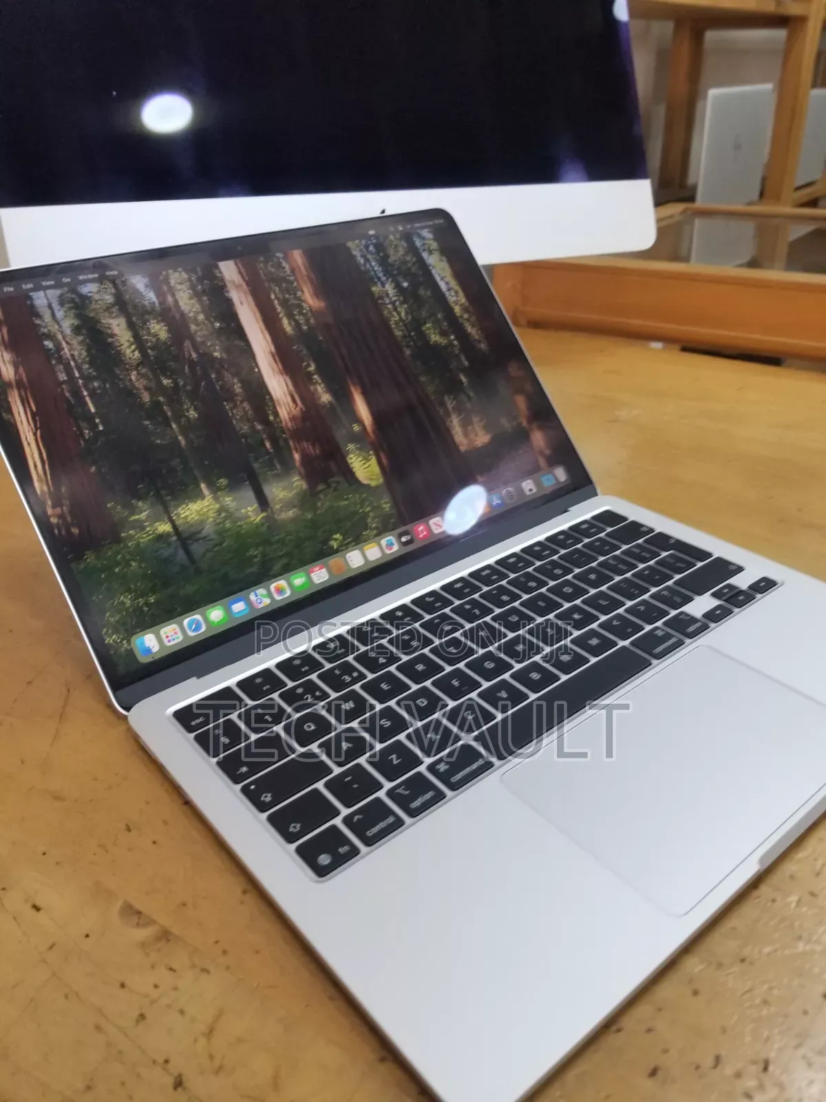 New Laptop Apple MacBook Air 2025 M4 16GB Apple M4 SSD 256GB