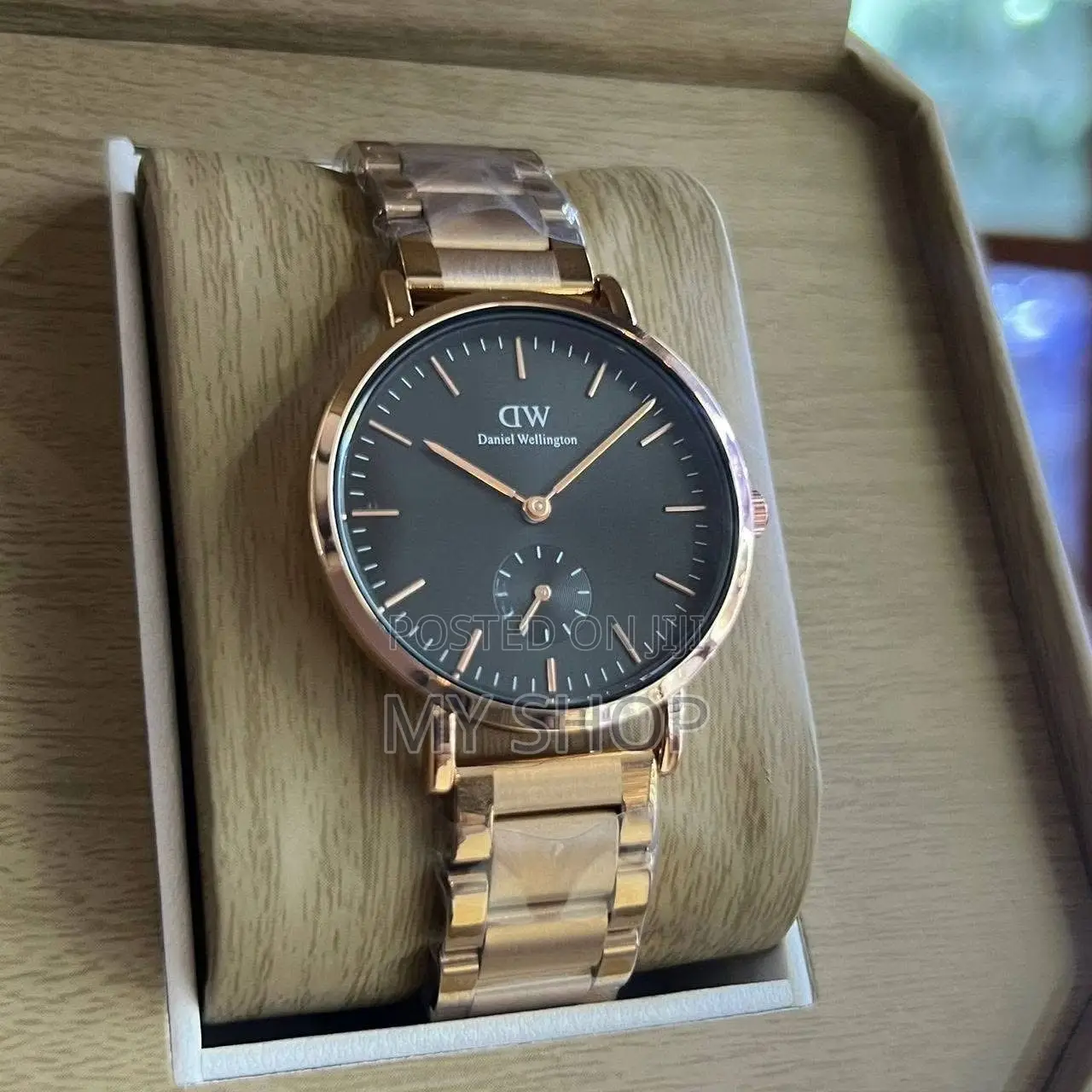 Women’s Classic Wristwatch – Stylish Durable