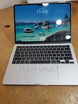 New Laptop Apple MacBook Air 2022 M2 8GB Apple M2 SSD 256GB