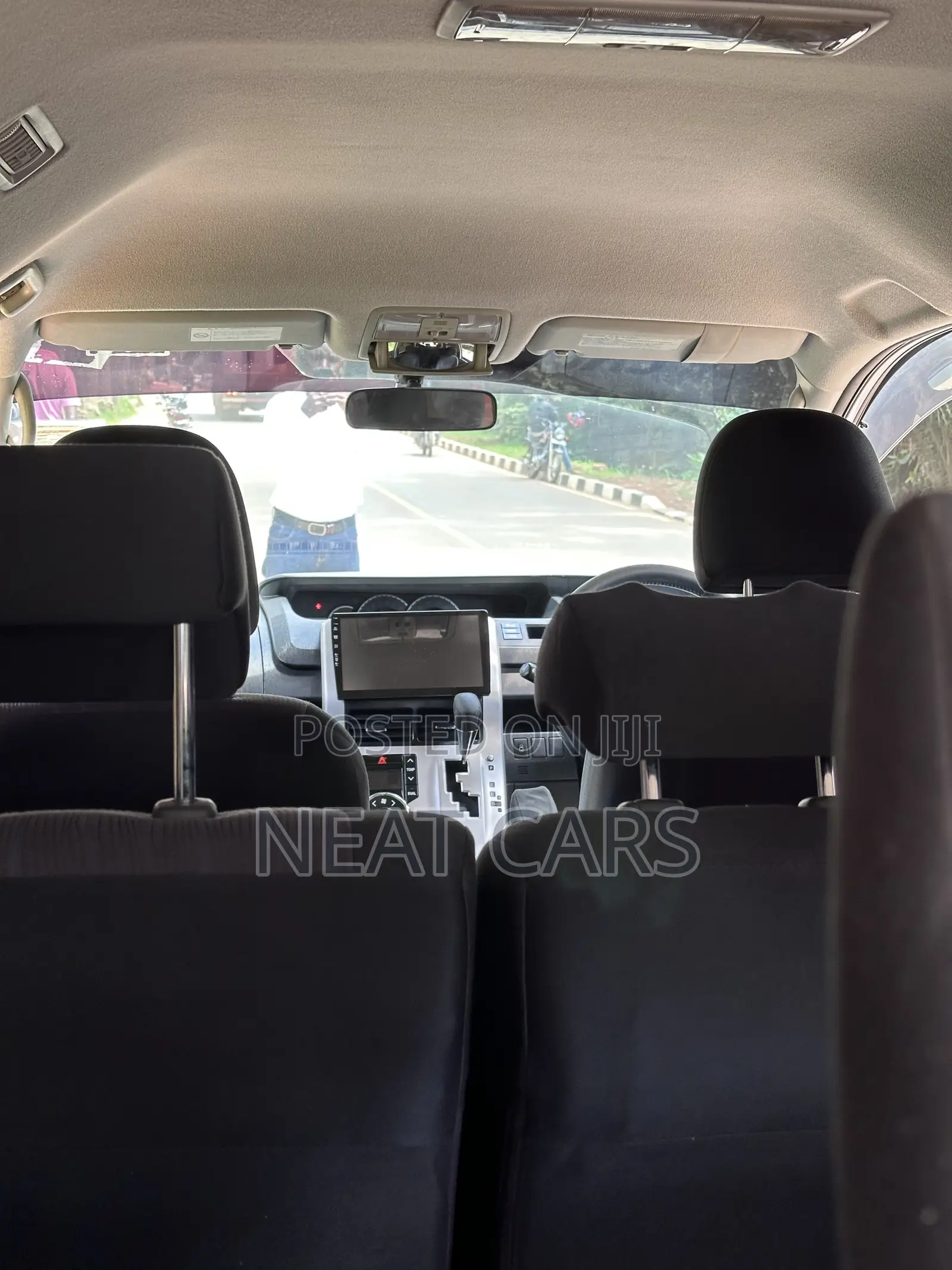 Toyota Noah 2011 Silver