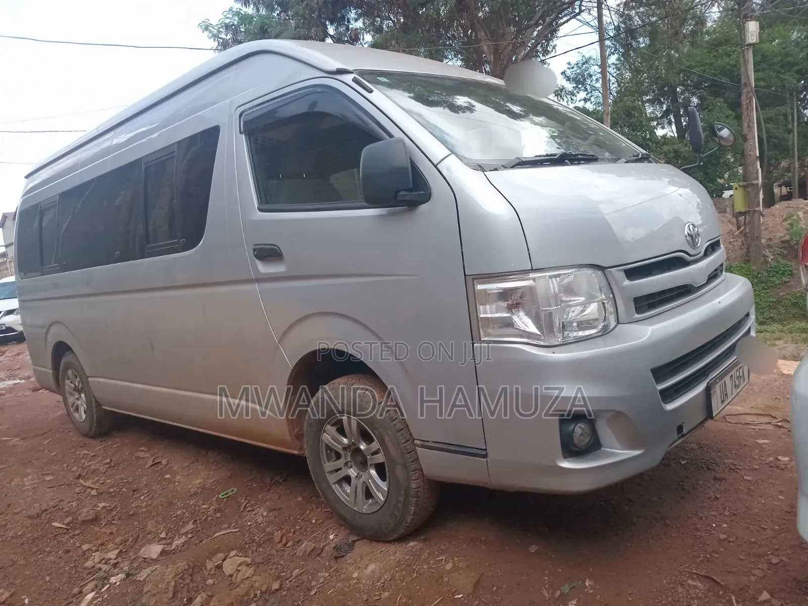 Toyota HiAce 2011 Silver