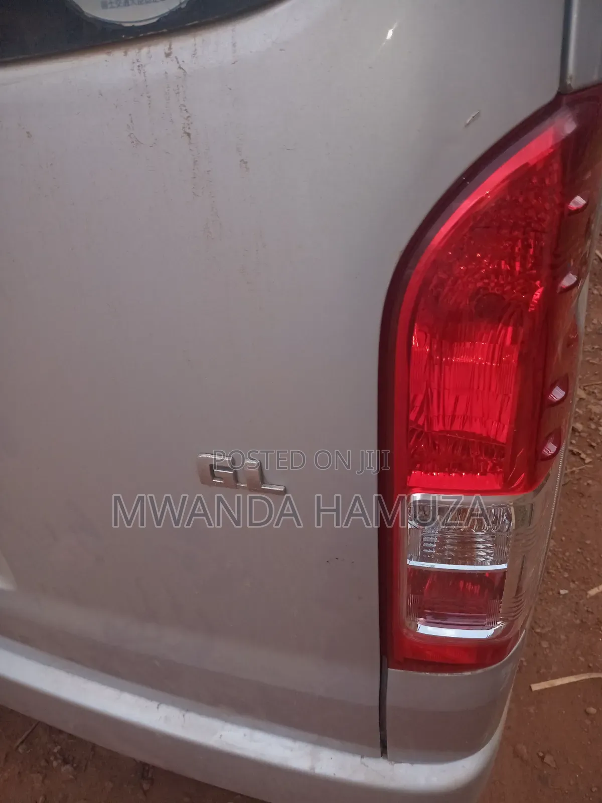 Toyota HiAce 2011 Silver