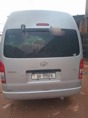 Toyota HiAce 2011 Silver