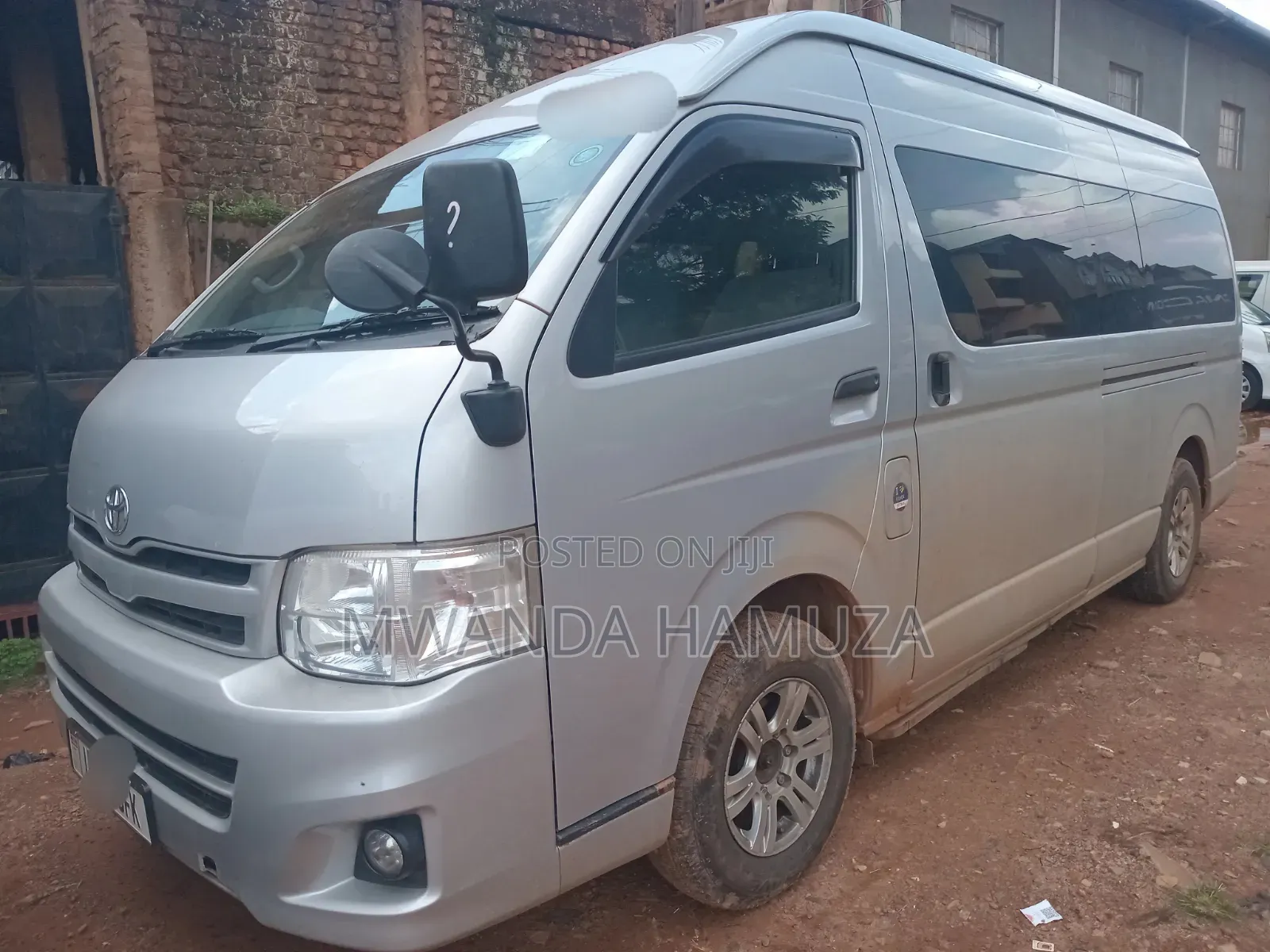 Toyota HiAce 2011 Silver