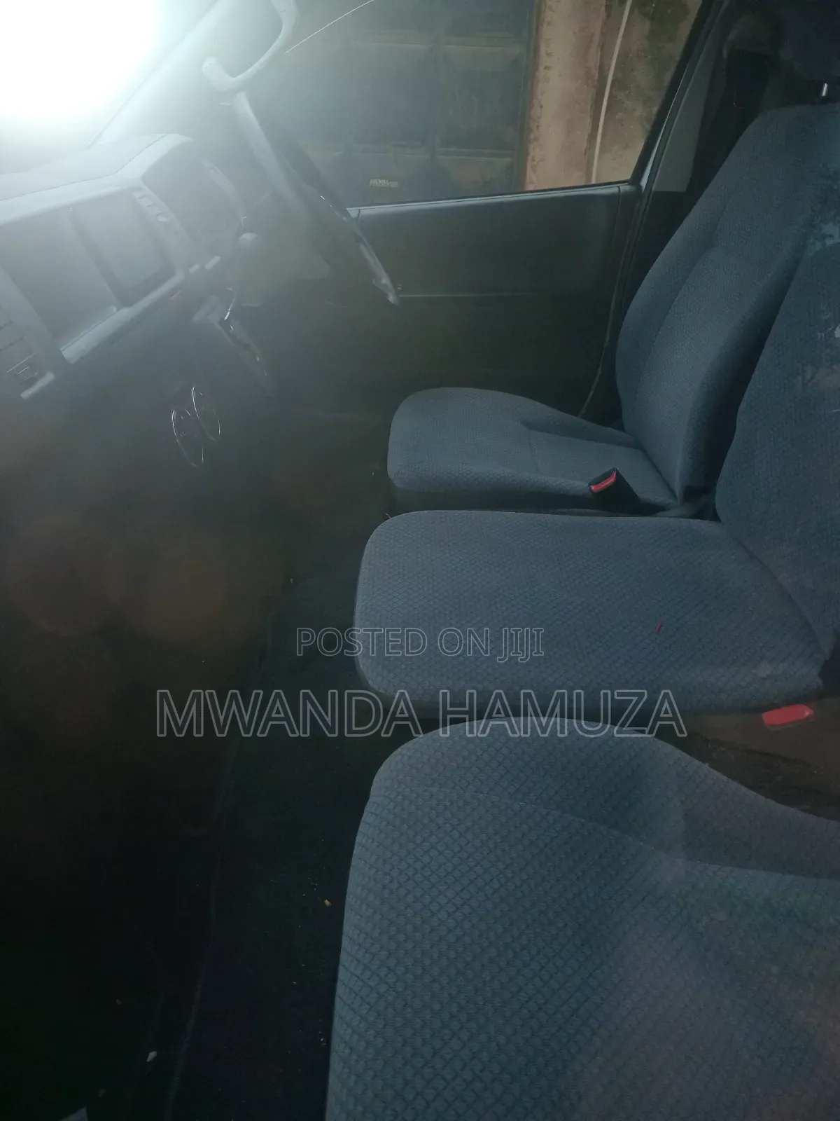 Toyota HiAce 2011 Silver