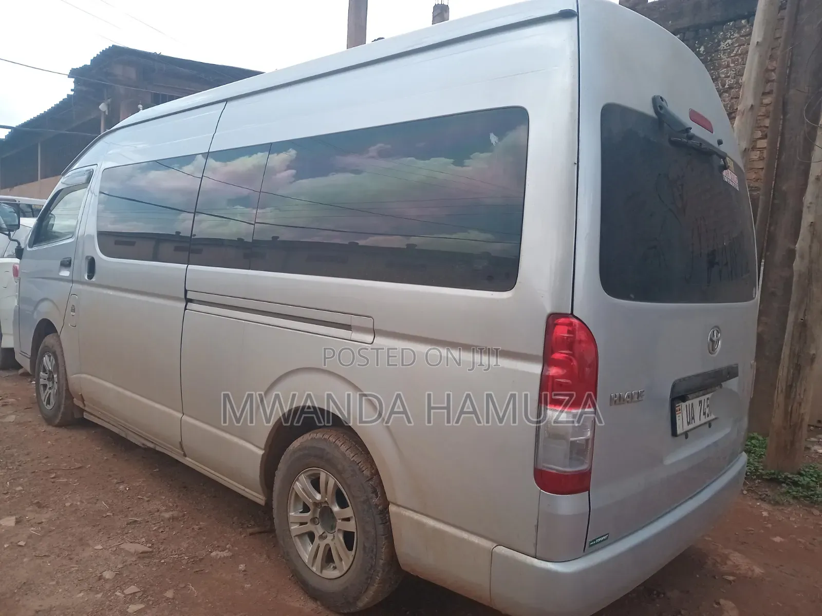 Toyota HiAce 2011 Silver