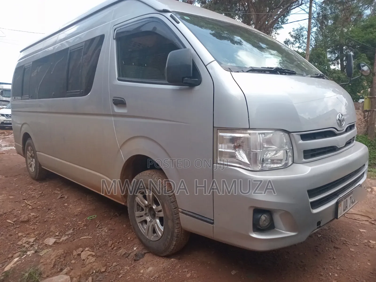 Toyota HiAce 2011 Silver