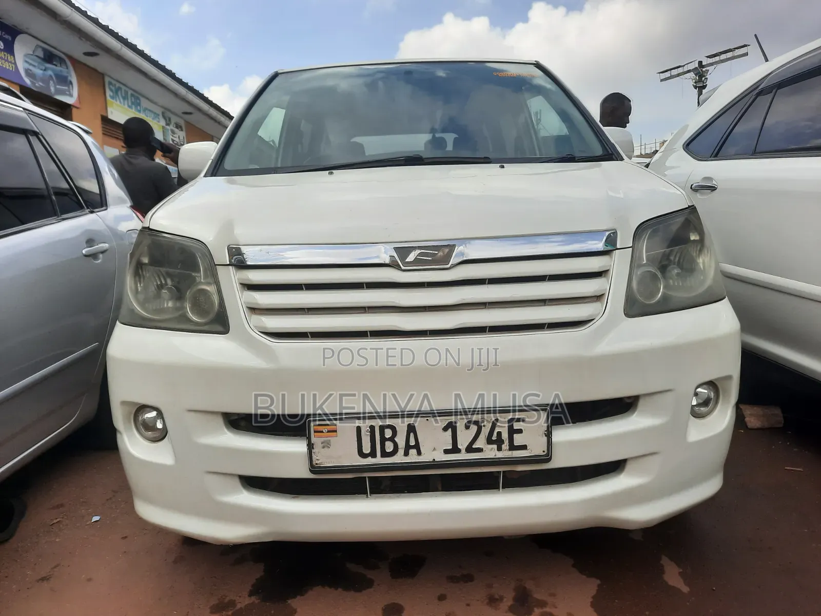 Toyota Noah 2004 White
