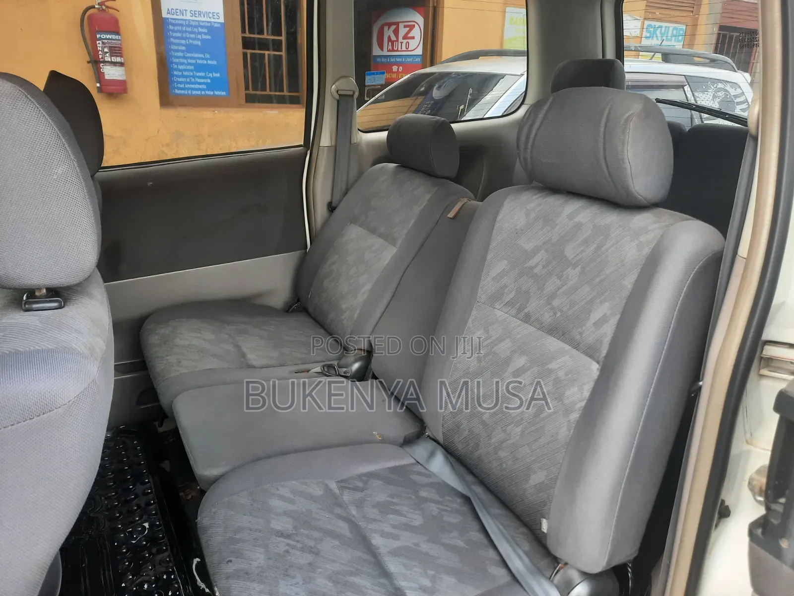 Toyota Noah 2004 White