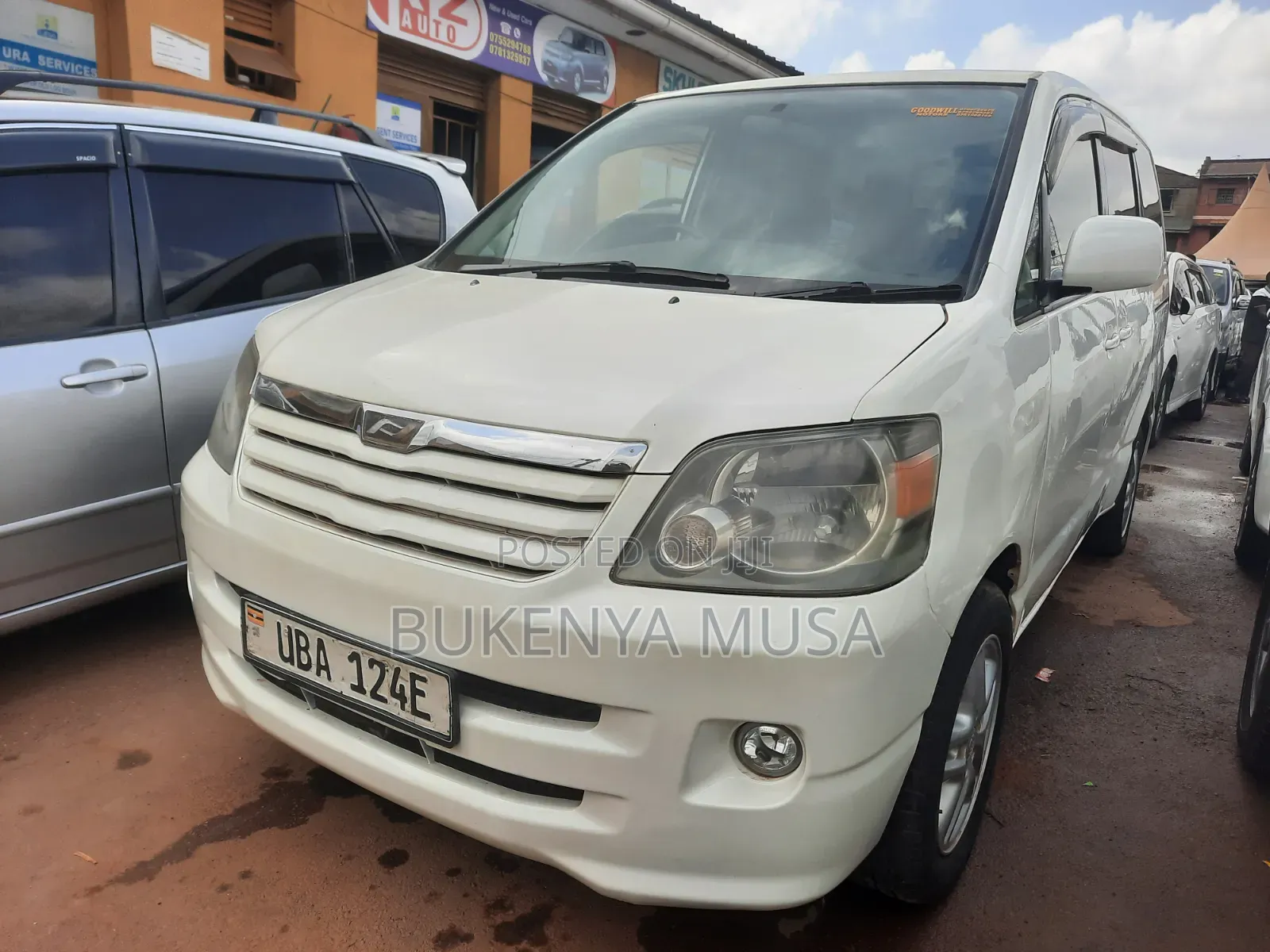 Toyota Noah 2004 White