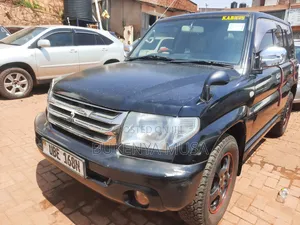 Mitsubishi Pajero IO 2000 Black