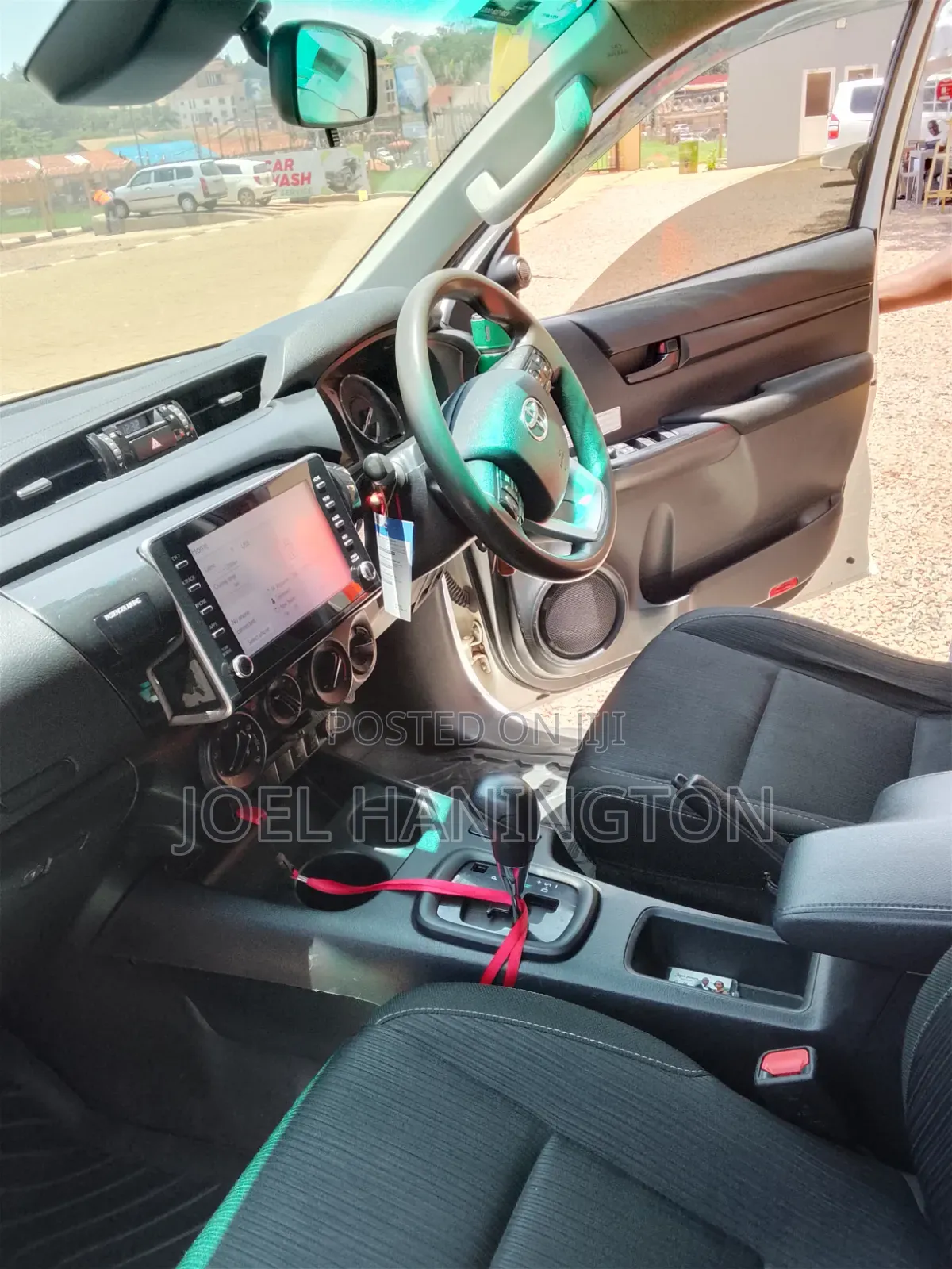 Toyota Hilux 2021 White