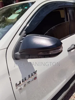 Toyota Hilux 2021 White