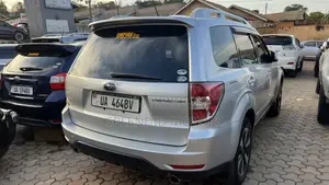 Subaru Forester 2010 Silver