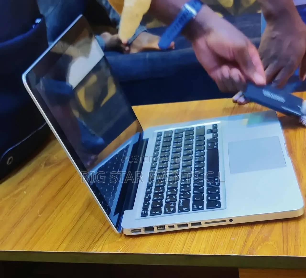 Laptop Apple MacBook Pro 6GB Intel Core i5 HDD 320GB