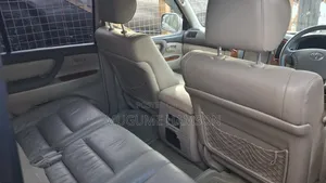 Toyota Land Cruiser 2002 Silver