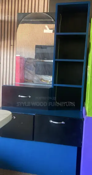 Dressing Mirror/Makeup Table