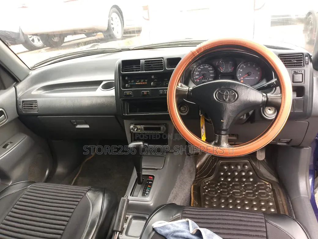 Toyota RAV4 Base 4x4 1999 Blue