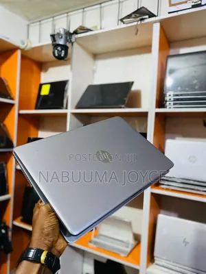 New Laptop HP 250 G8 8GB Intel Core i7 SSD 256GB