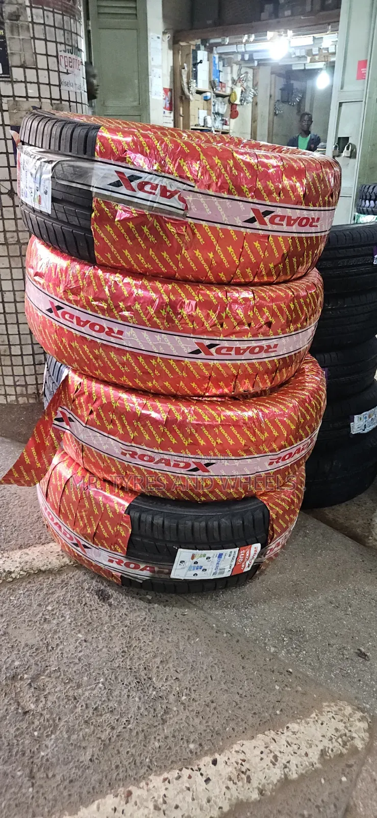 245/45r21 Roadx SU01 Tyres