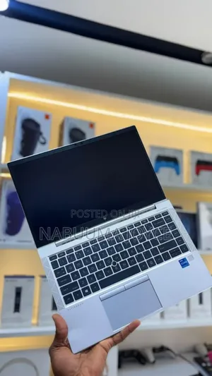 New Laptop HP EliteBook 840 G8 8GB Intel Core i7 SSD 256GB